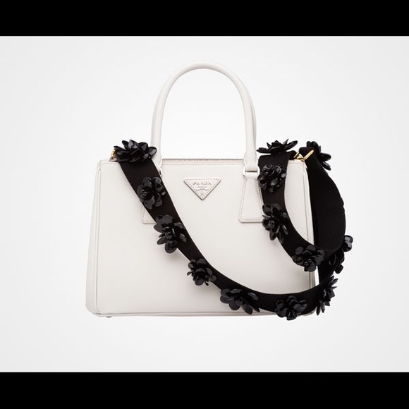 Prada♥️NEW♥️Flower Charm leather strap For handbag - Picture 7 of 8